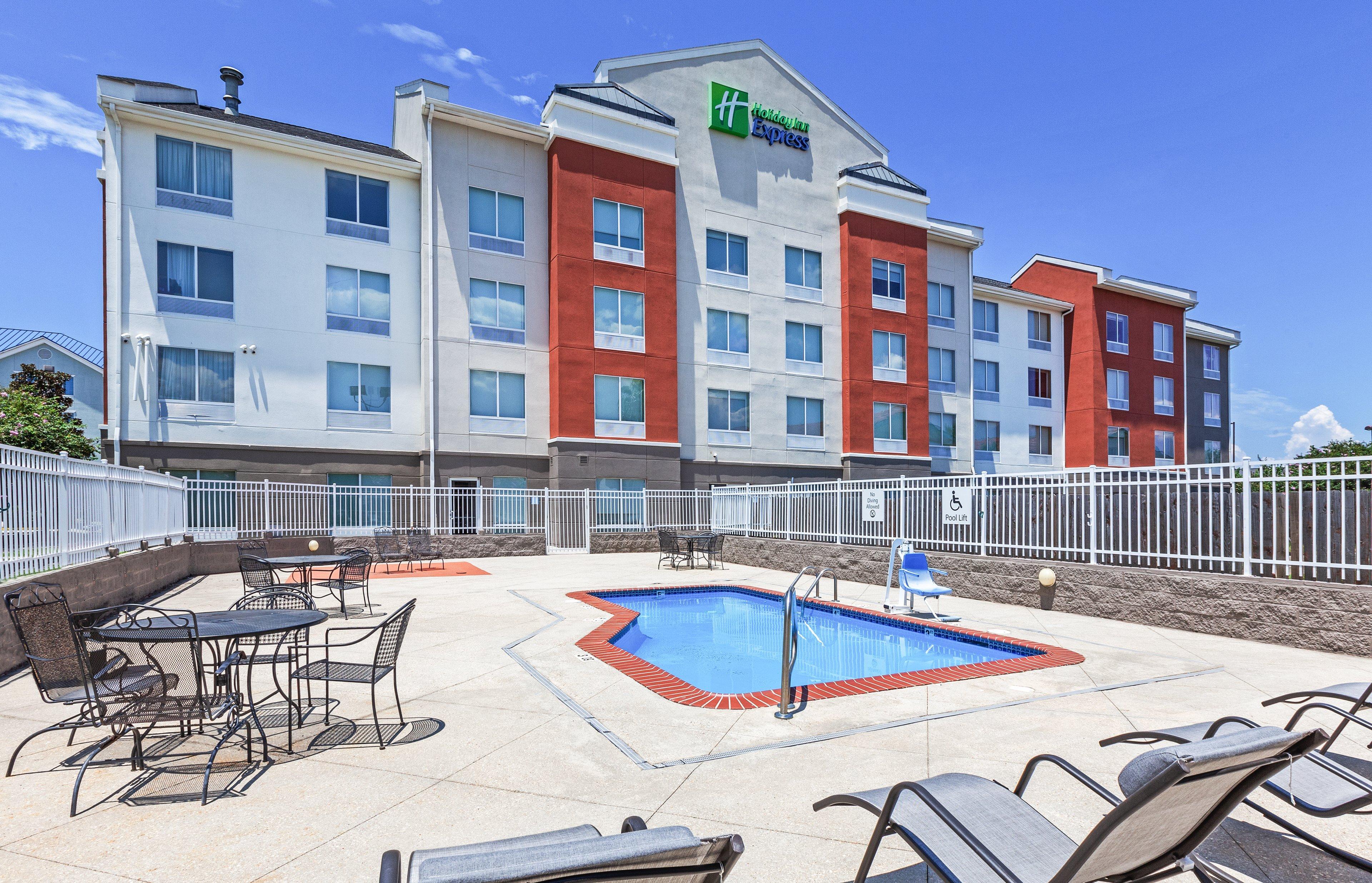 Holiday Inn Express New Orleans East By Ihg Exterior photo
